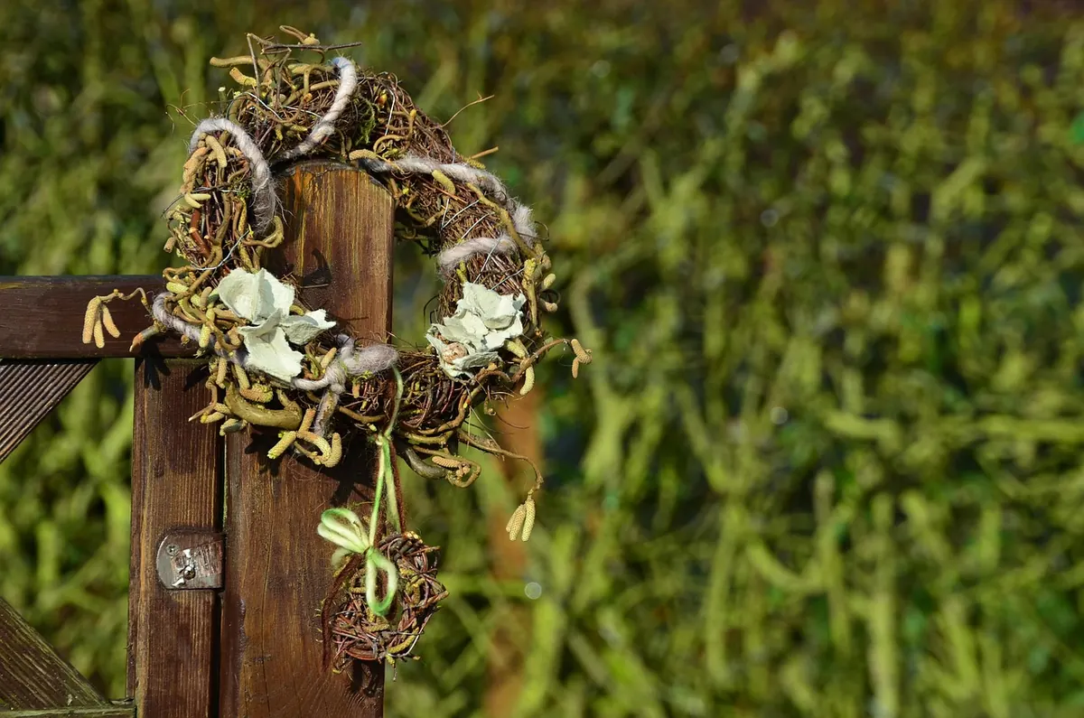 How to Make a Rustic Twig Wreath for Every Season