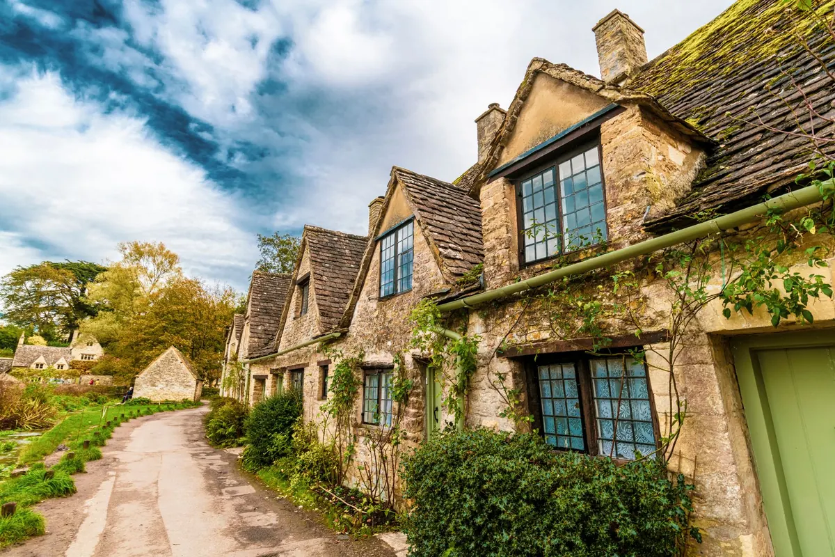 Spring Cottage Maintenance Checklist: 15 Tasks Before the Season Starts